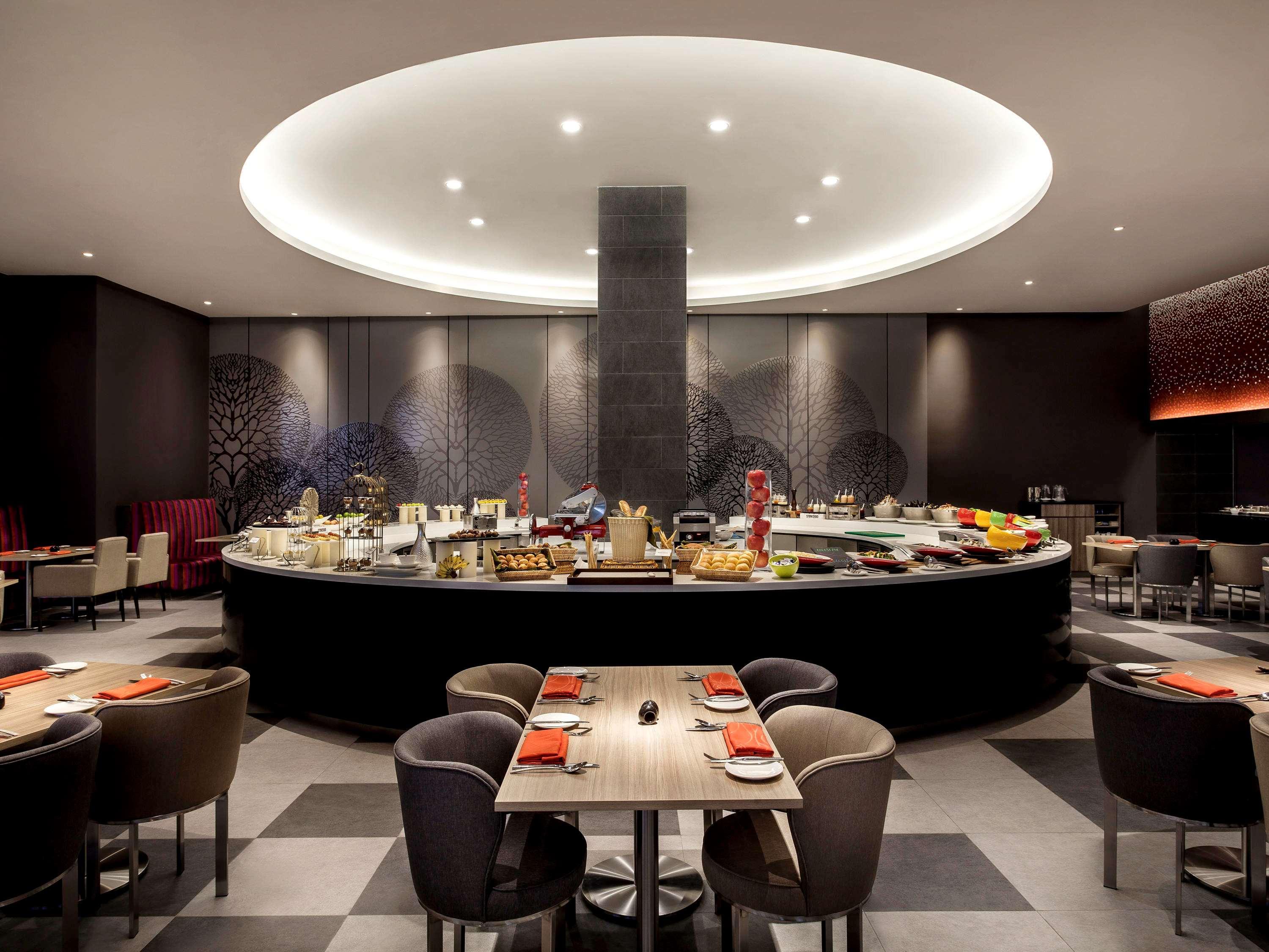Pullman Miri Waterfront Ξενοδοχείο Εξωτερικό φωτογραφία The restaurant
