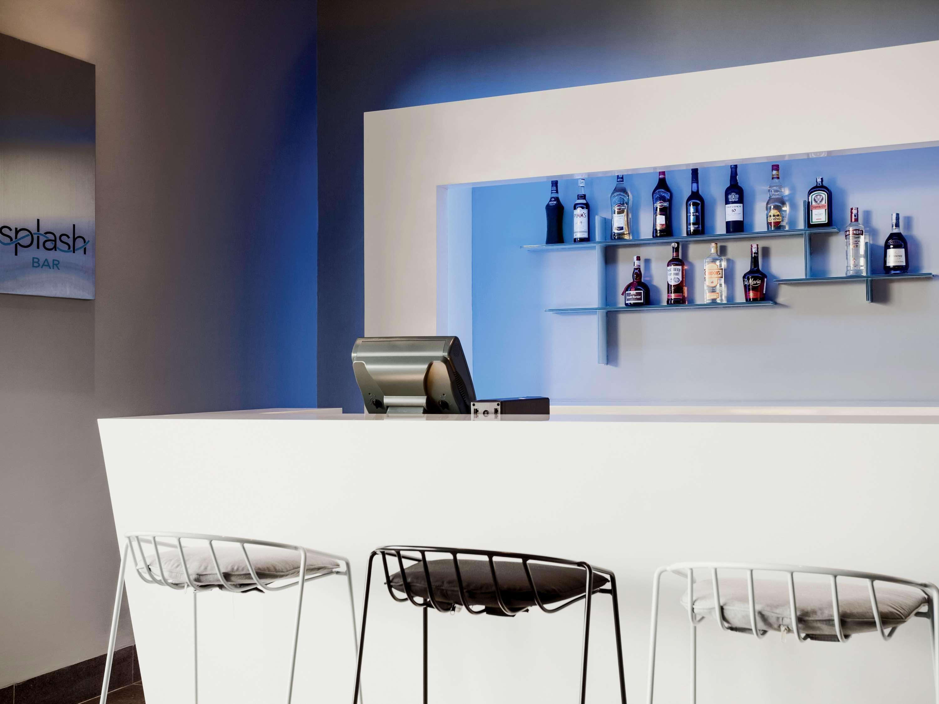 Pullman Miri Waterfront Ξενοδοχείο Εξωτερικό φωτογραφία Splash Bar