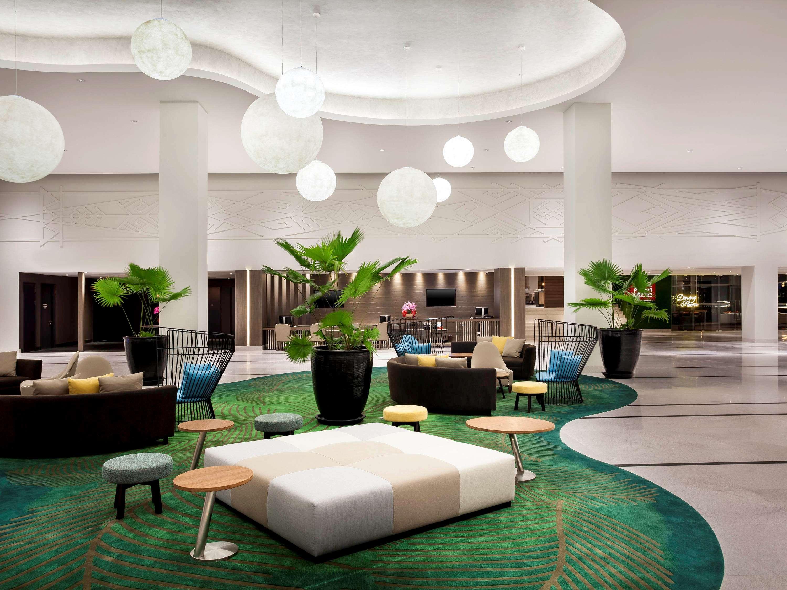 Pullman Miri Waterfront Ξενοδοχείο Εξωτερικό φωτογραφία Lobby