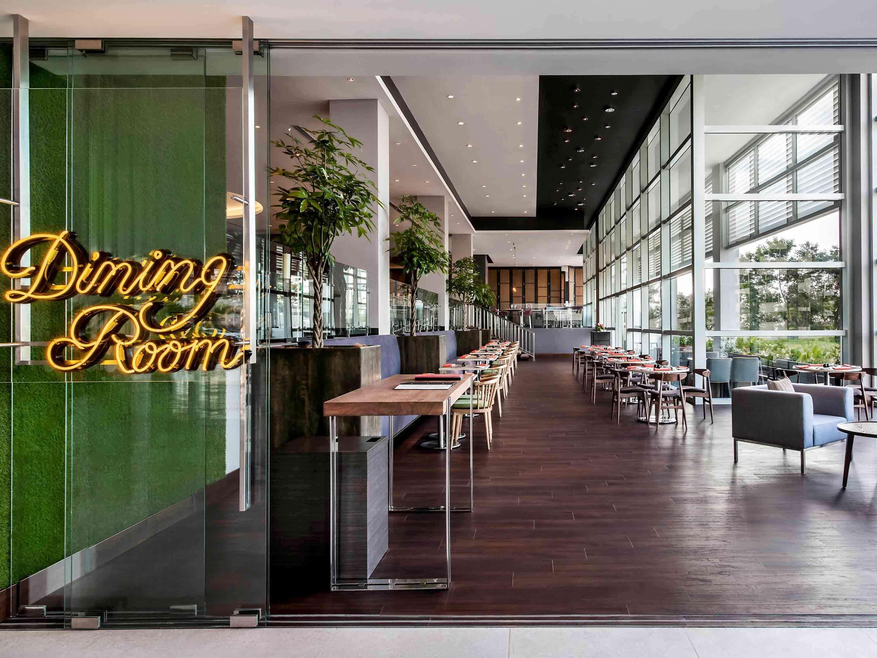 Pullman Miri Waterfront Ξενοδοχείο Εξωτερικό φωτογραφία Dining Room