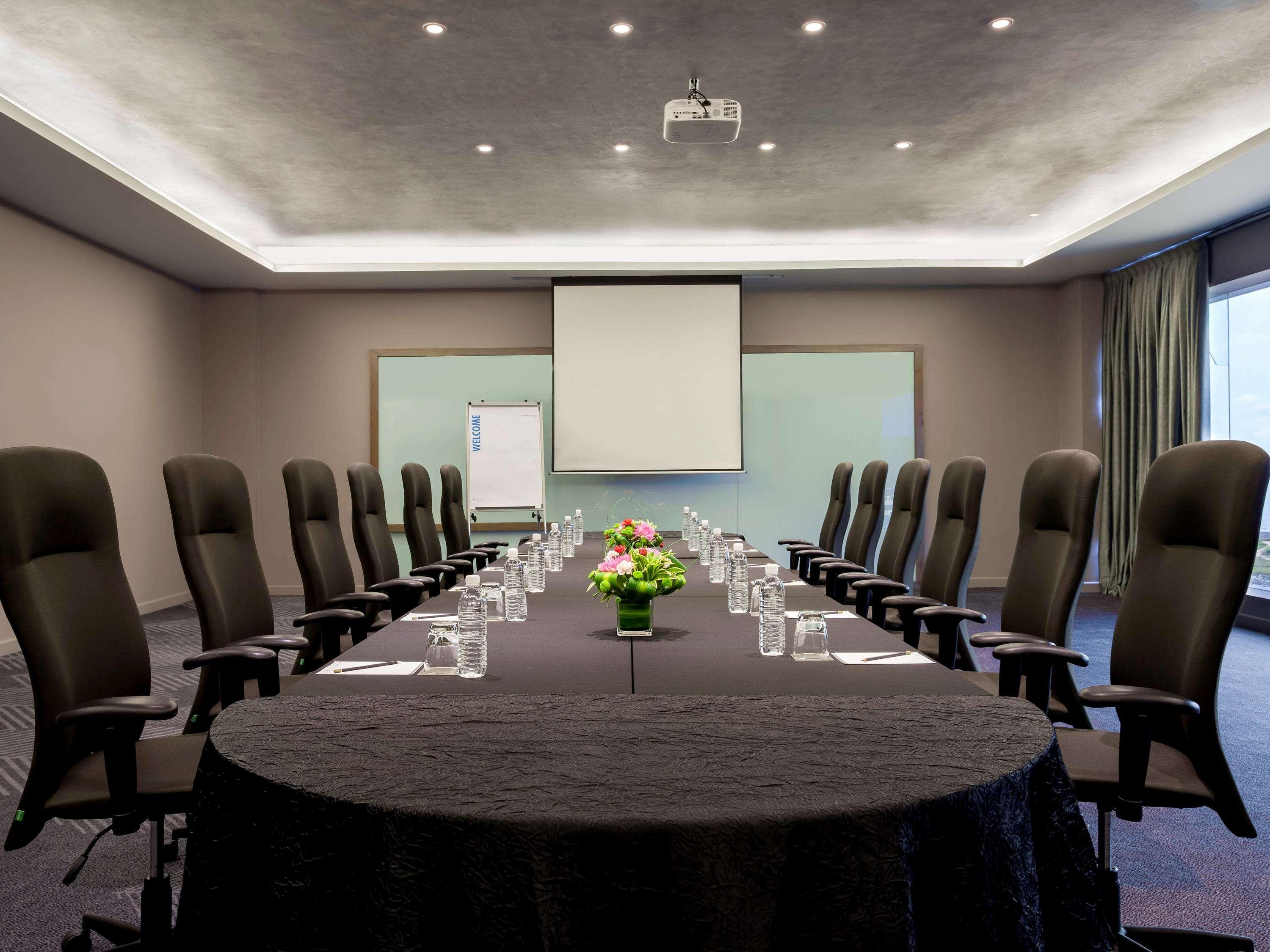 Pullman Miri Waterfront Ξενοδοχείο Εξωτερικό φωτογραφία Meeting room