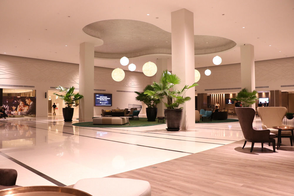 Pullman Miri Waterfront Ξενοδοχείο Εξωτερικό φωτογραφία The lobby of the hotel