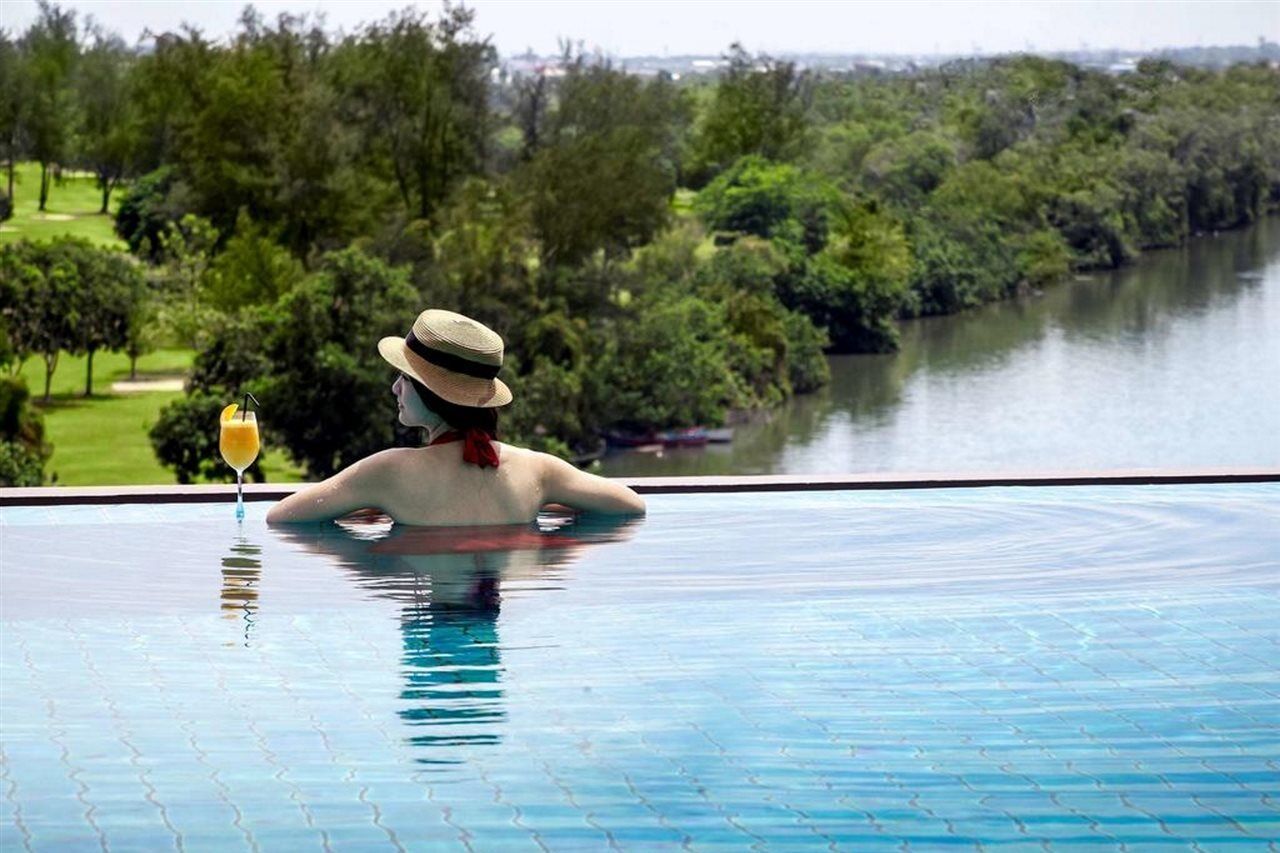 Pullman Miri Waterfront Ξενοδοχείο Εξωτερικό φωτογραφία Infinity pool at The Oberoi, Udaiypore