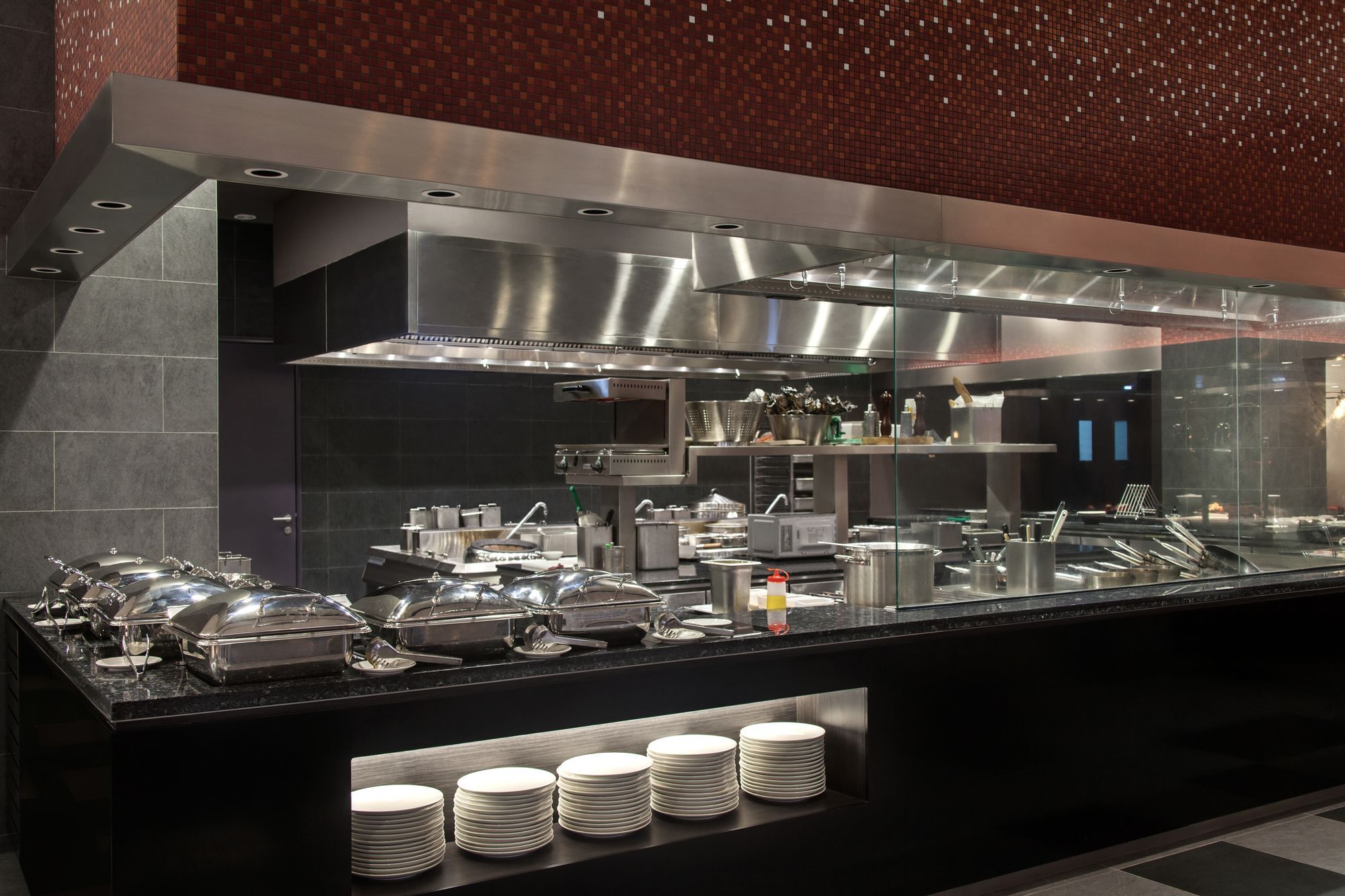 Pullman Miri Waterfront Ξενοδοχείο Εξωτερικό φωτογραφία A buffet at a restaurant