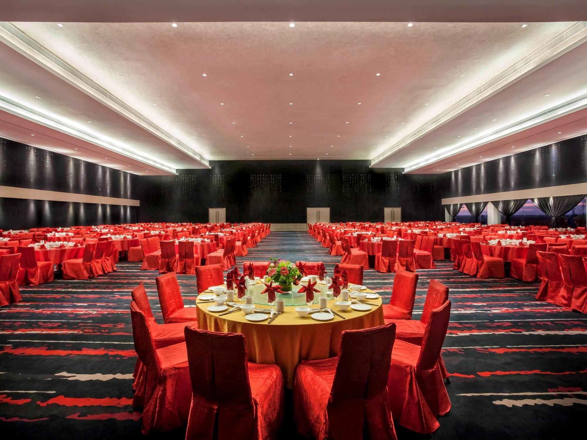Pullman Miri Waterfront Ξενοδοχείο Εξωτερικό φωτογραφία The Grand Ballroom