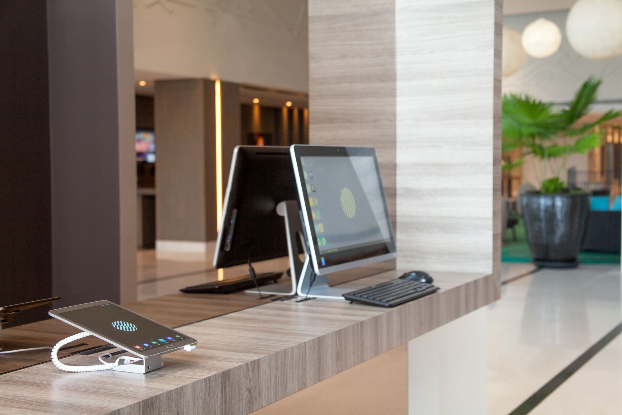 Pullman Miri Waterfront Ξενοδοχείο Εξωτερικό φωτογραφία A computer at a hotel