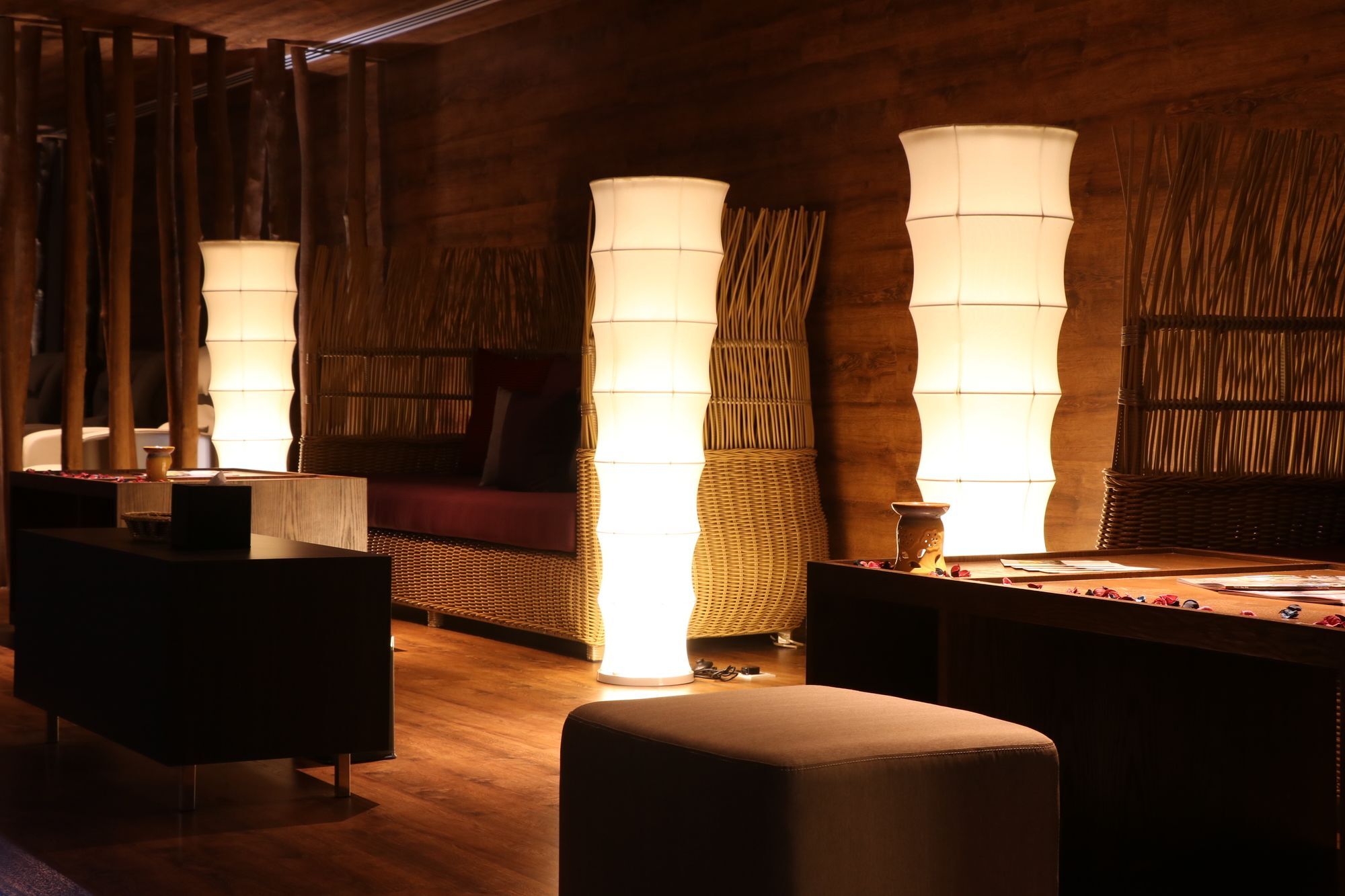 Pullman Miri Waterfront Ξενοδοχείο Εξωτερικό φωτογραφία Interior of the spa