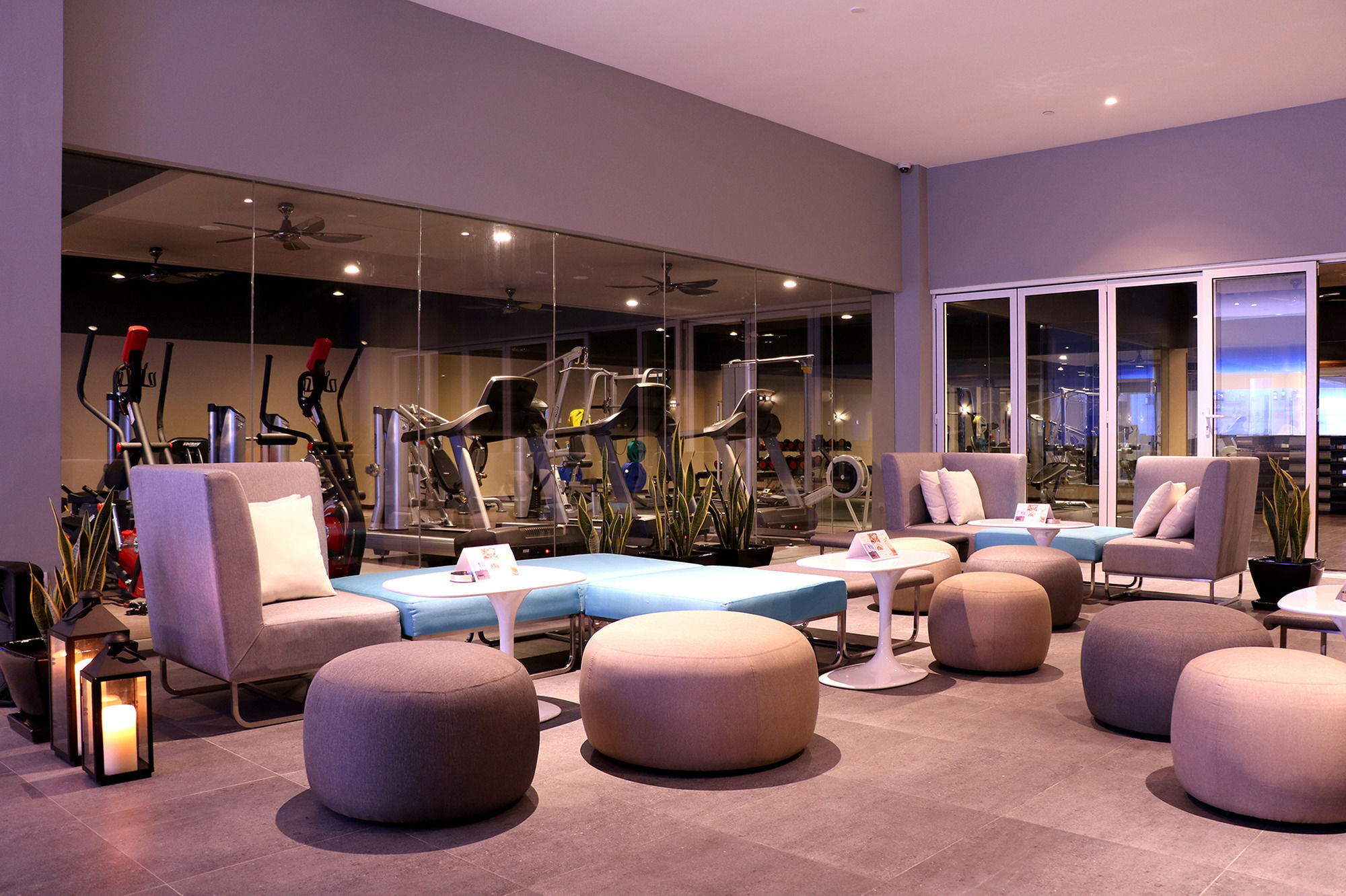 Pullman Miri Waterfront Ξενοδοχείο Εξωτερικό φωτογραφία The gym at the hotel