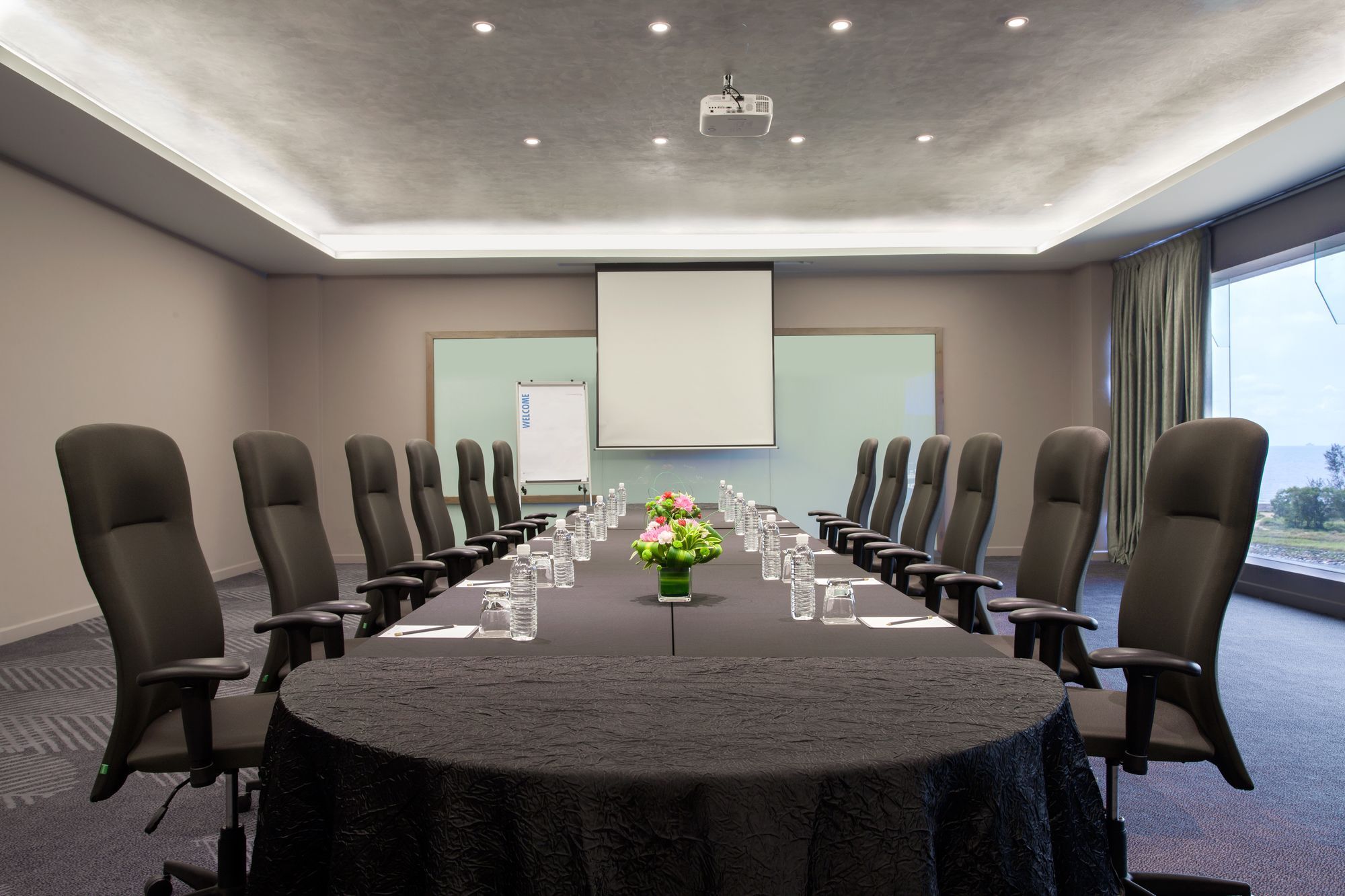 Pullman Miri Waterfront Ξενοδοχείο Εξωτερικό φωτογραφία Meeting room